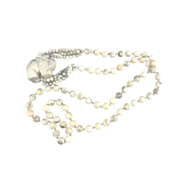 Vintage White Howlite Beaded Necklace With Elephant Pendant  30" Long - Picture 6 of 7